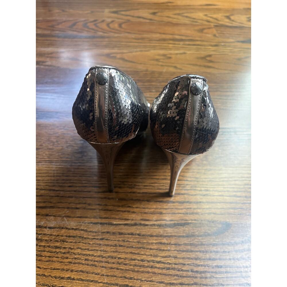 Michael KORS YORK Gunmetal Sequined Platform Logo Pumps Shoes Sz. 7 - Picture 3 of 8